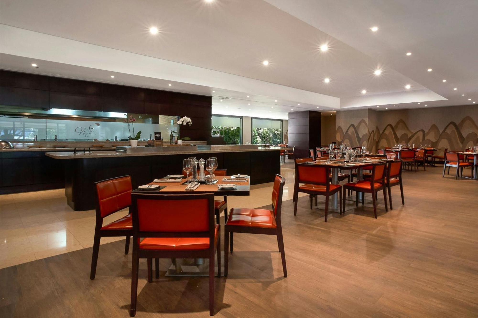 Renaissance Caracas La Castellana Hotel Exterior photo