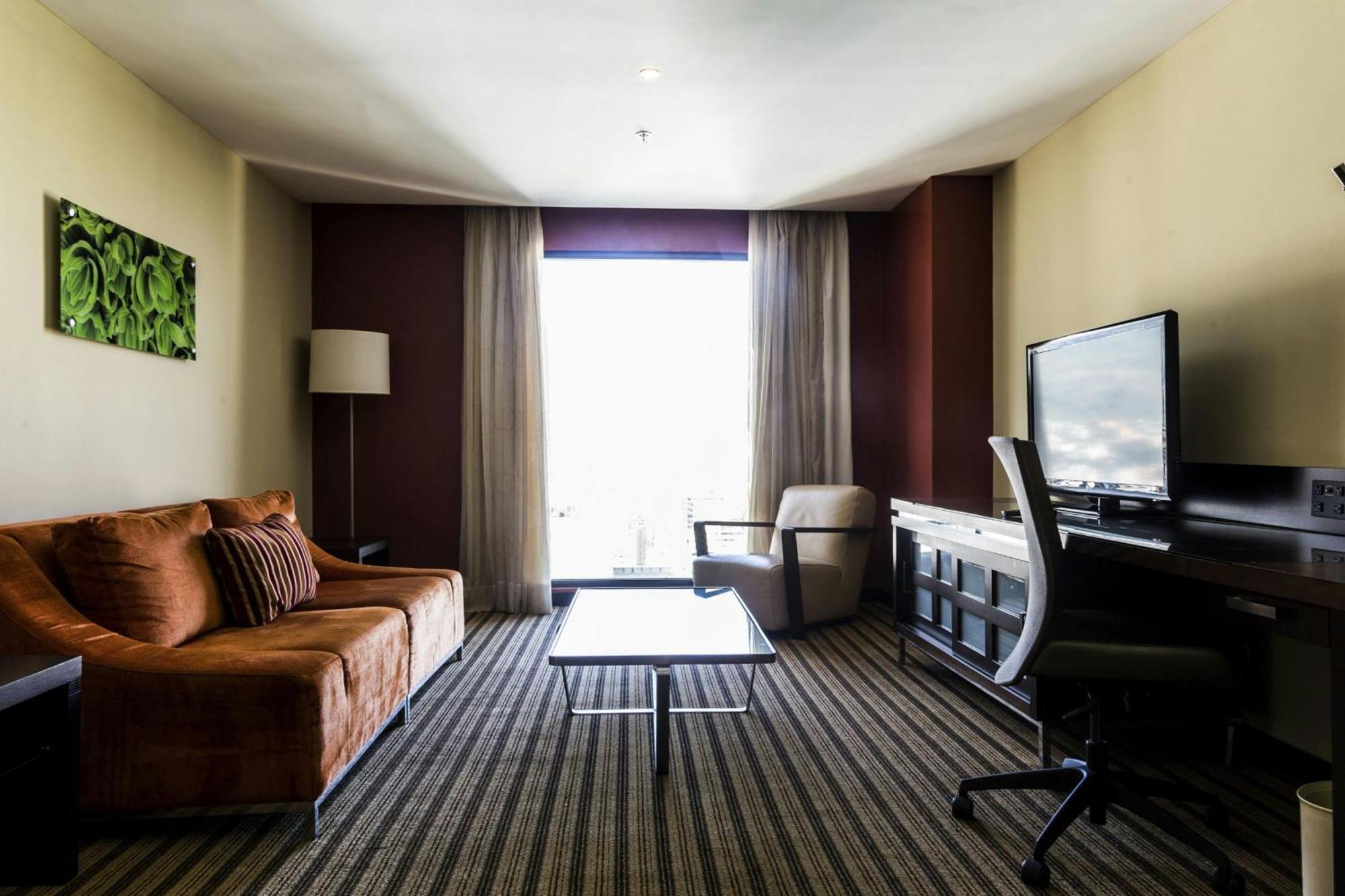 Renaissance Caracas La Castellana Hotel Exterior photo